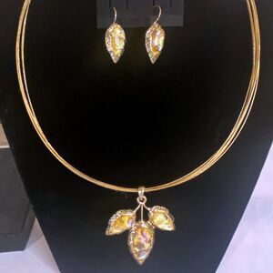 Windsor Vintage Choker Necklace and Earring Set Gold Tone Leaf Design
